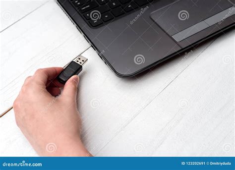 Toradh íomhá ar USB Plug into Computer