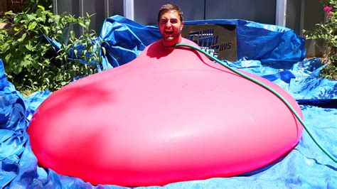 Toradh íomhá ar Water Balloon Slow-Motion