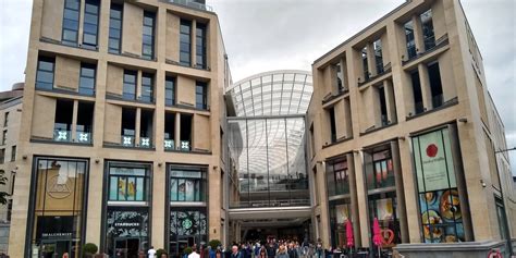 Afbeeldingsresultaten voor Centre Lapton