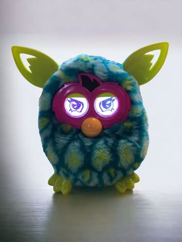 Toradh íomhá ar Furby Boom Pet Sensor