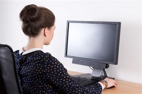 Woman Working On Computer Back View に対する画像結果