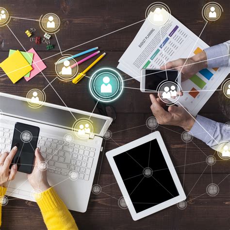 Communication Solutions に対する画像結果