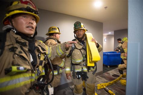 High-Rise Firefighting Training Calgary に対する画像結果
