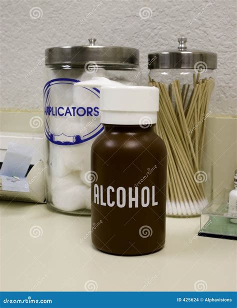 Cotton Swab with Alcohol に対する画像結果