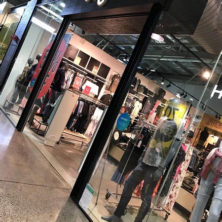 Factory Direct Outlets Near Me に対する画像結果