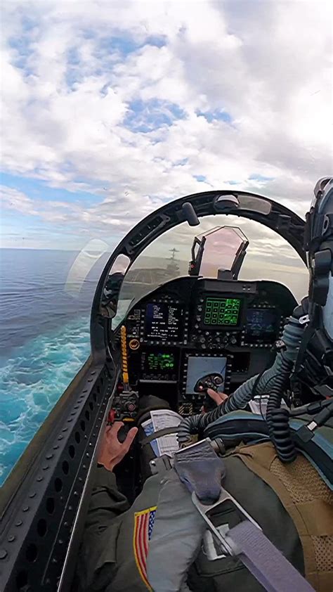 F18f Cockpit に対する画像結果