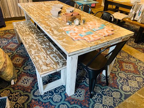 Afbeeldingsresultaten voor Rustic Farmhouse Dining Table with Bench