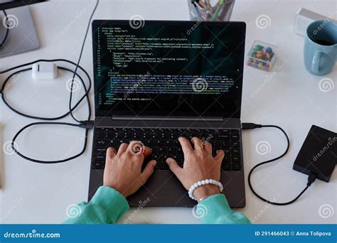 Toradh íomhá ar Writing Code On Computers