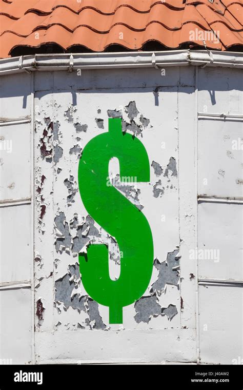 Toradh íomhá ar Dollar Store Sign
