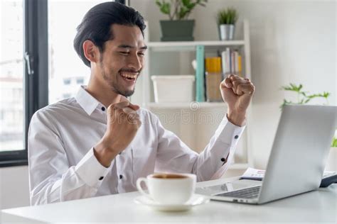 Someone Happy Behind a Computer に対する画像結果