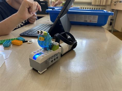 Image result for LEGO Roboter Schule