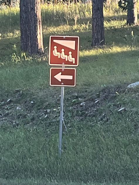 Toradh íomhá ar Signs Telling Drivers to Check In