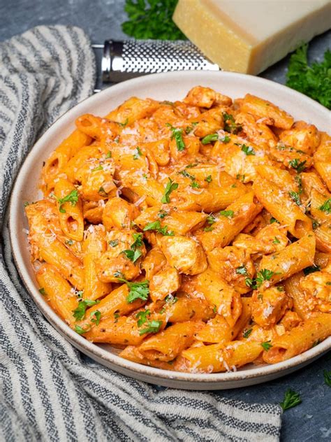 Chicken Parmesan Pasta – Skinny Spatula