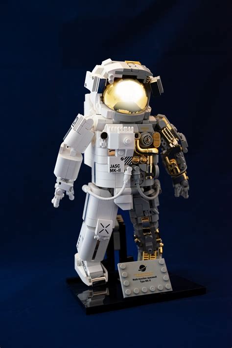 LEGO Gold Spaceman に対する画像結果