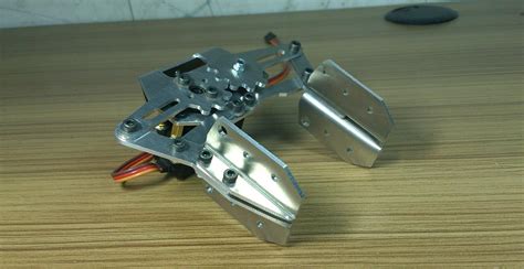 Toradh íomhá ar Servo Claw Arduino