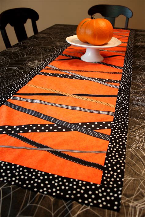 Toradh íomhá ar Halloween Table Runner Patterns Free