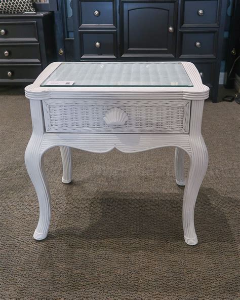 Toradh íomhá ar Glass Top Table