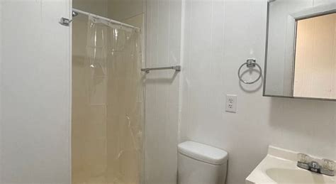 Afbeeldingsresultaten voor Round Building in Marlborough MA