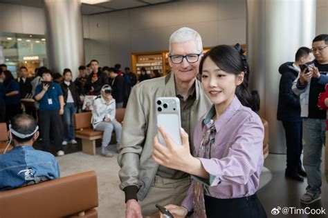 Bildergebnis für Tim Cook Maison