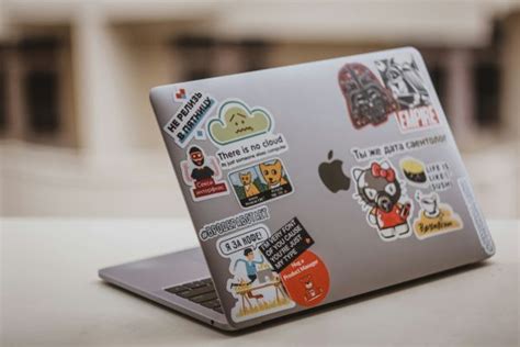How to Design a Laptop Sticker に対する画像結果