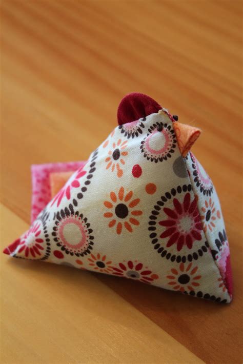 Chicken. Pin Cushion PDF Pattern に対する画像結果