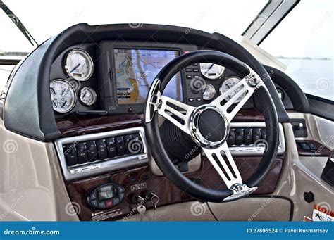 Boat Cockpit Pics に対する画像結果