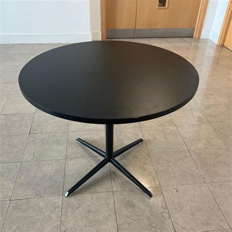 Afbeeldingsresultaten voor Round Office Table Cover
