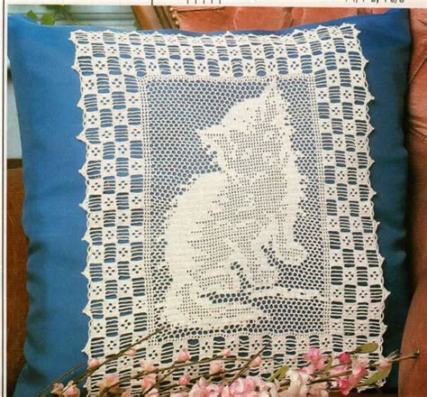 Cuddly Cat Wall Hanging Filet Crochet Pillow Vintage Doily Pattern ...