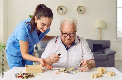 Senior Care Social Worker に対する画像結果