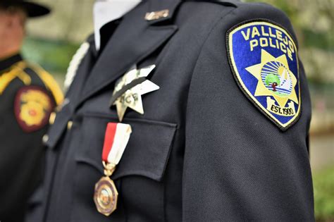 Afbeeldingsresultaten voor Police Department Badge