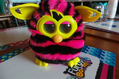 Afbeeldingsresultaten voor First Gen Furby Boom