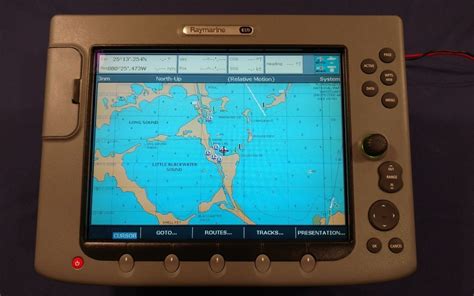 Raymarine GPS E120 Chartplotter に対する画像結果