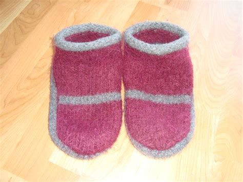 Toradh íomhá ar Free Felted Clog Slipper Pattern