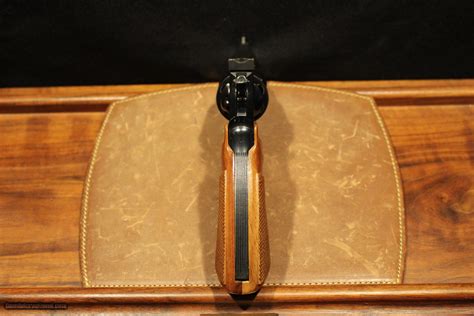 Colt Python 357 Magnum 6In に対する画像結果