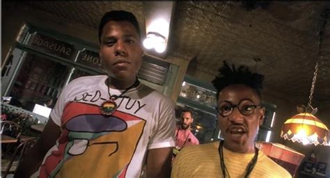 Toradh íomhá ar Open Frame Camera Angle