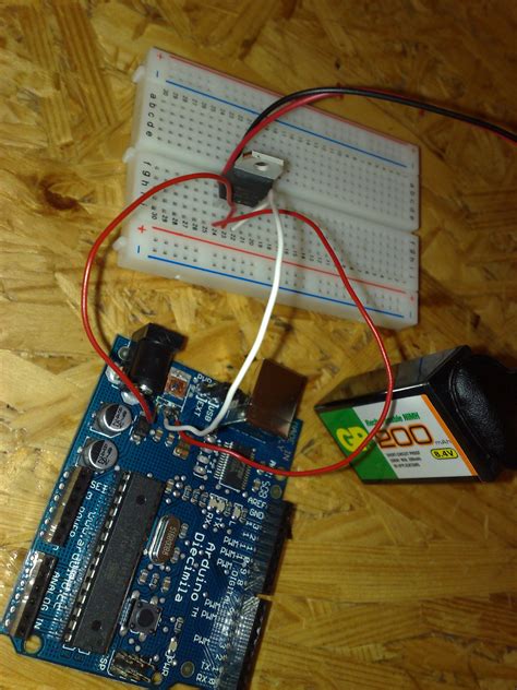 Voltage Regulator 7051 Connection Arduino に対する画像結果
