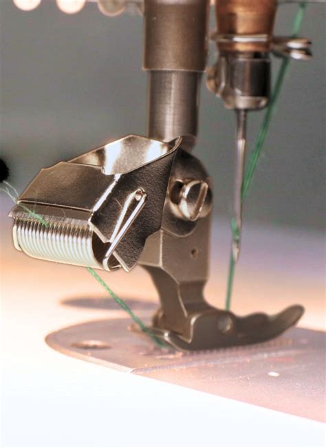 Sewing Machine with Thread Cutter に対する画像結果