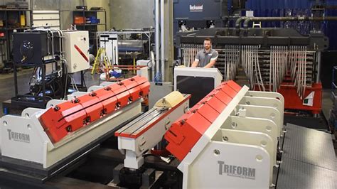 Toradh íomhá ar Vertical Stretch Forming Machine