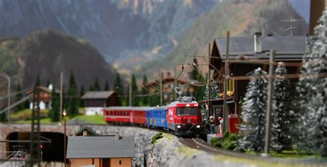 تصویر کا نتیجہ برائے Camera for Model Train Locomotives