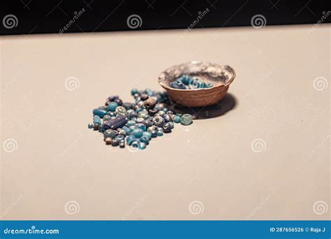 Afbeeldingsresultaten voor Color Glass Beads