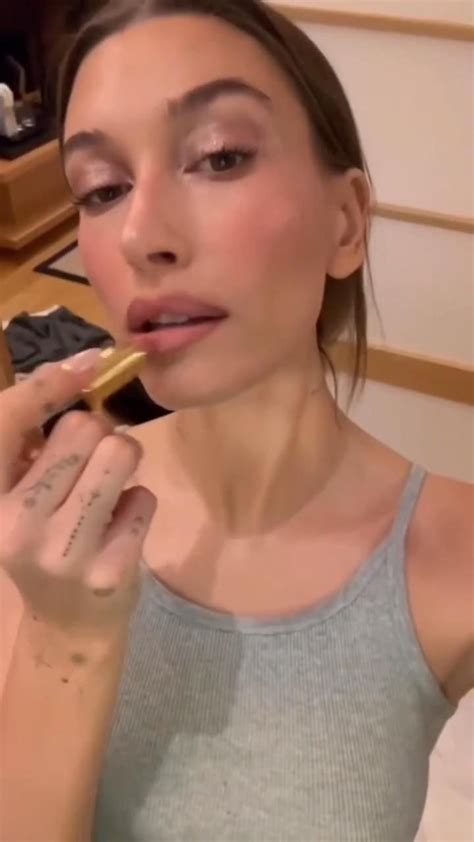 Toradh íomhá ar Hailey Bieber Hair Tutorial