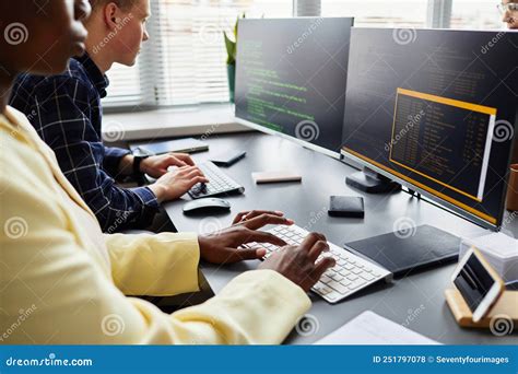 Toradh íomhá ar Writing Code On Computers