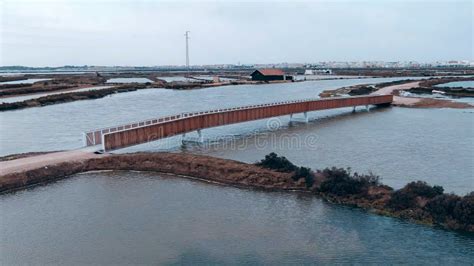 Toradh íomhá ar Metal External Structures