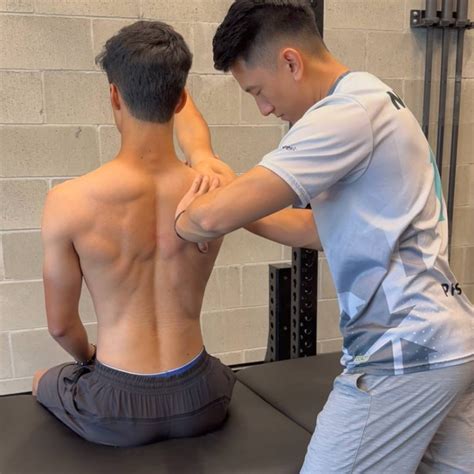 Back Pain From Lifting Overhead に対する画像結果