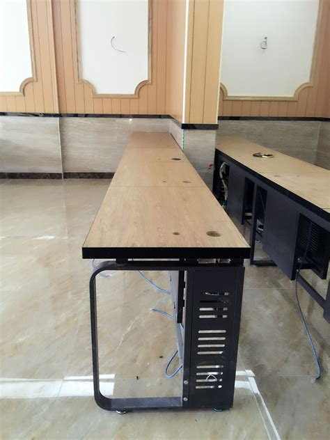 Internet Cafe Computer Table に対する画像結果