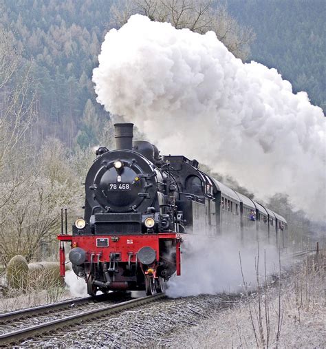 Afbeeldingsresultaten voor Steam Engine Train in Snow