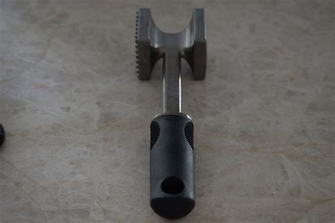 Toradh íomhá ar How to Use a Tenderizer Hammer