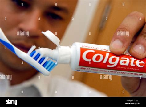 Toradh íomhá ar Small Tube Toothpaste