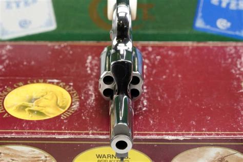 Toradh íomhá ar Colt Python Rare Chambering