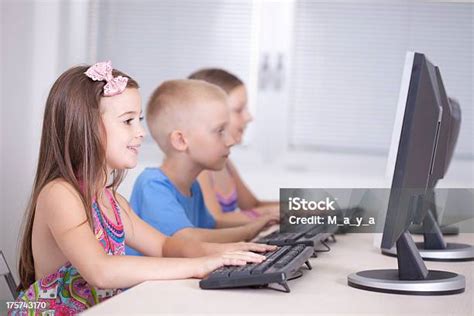 Elementary School Computer Class に対する画像結果